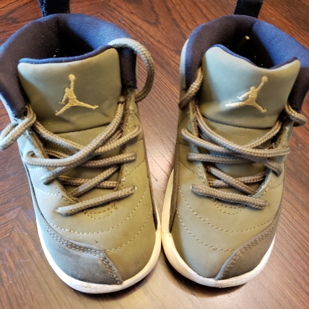 Chris Paul Jordan 12s - Picture 2 of 4